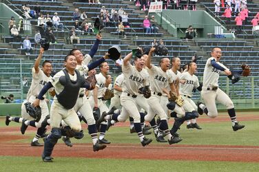文星付、逆転勝ちで10年ぶりV　優秀選手に15人選出　春季栃木県高校野球決勝《動画あり》
