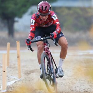 ブリッツェン沢田 ２年連続３位　粘るも及ばず「力の差感じた」　全日本選手権シクロクロス