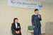 抱負を語る鈴木さん（右）と横手さん＝13日午前、とちぎ国際交流センター