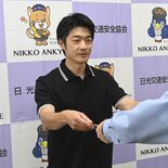 日光・いろは坂でオートバイ転倒、出火…「とっさに動いた」テレビカメラマ…