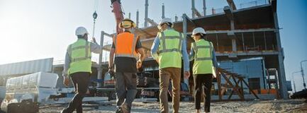 5年間で月平均残業が10時間減少。建設業界の働き方レポート