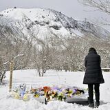 「風化させてはいけない」　解けぬ心 冥福祈る　那須雪崩事故から７年　関係者や周辺住民ら献花　刑事裁判５月に判決