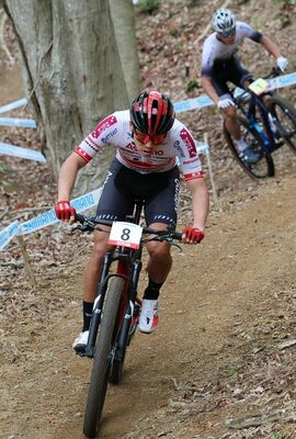 ２位に入った沢田（ブリッツェン）＝菖蒲谷森林公園特設コース