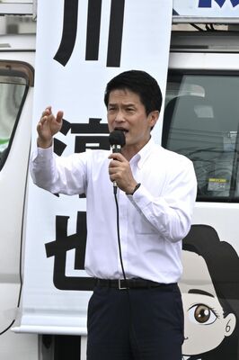 応援演説する小川幹事長＝４日午前、那須塩原市