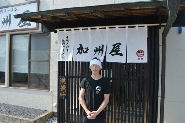 ６月、念願の店をオープンさせた小林さん