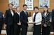 大川市長を表敬した寺内さん（左から３人目）と母浩美さん（同２人目）ら