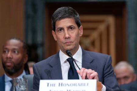 　米上院公聴会で証言するウォーシュ元ＦＲＢ理事＝２１日（ＡＰ＝共同）