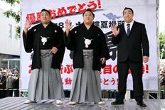 若隆景関が優勝パレード