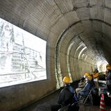 幻の鉄路に思いはせ　春の「長倉線」ツアー、里山を散策　茂木