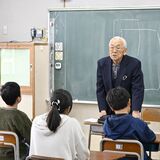 海軍での体験伝える　前田忠利さん(98)が講話　「教科書では知ることができない話」