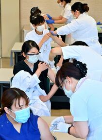 ワクチン先行接種開始