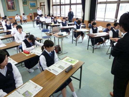 紙面制作のポイント学ぶ　日光市小来川小・中