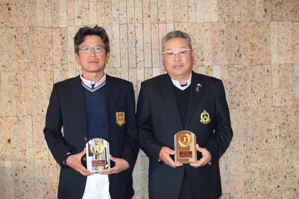 ３位の市村（右）・菊地組