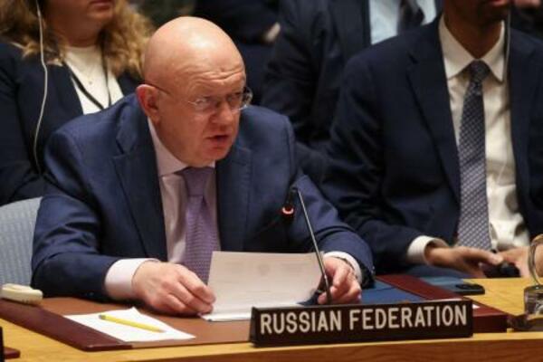 国連安全保障理事会のハイレベル会合で発言するロシアのネベンジャ国連大使=26日、米ニューヨーク(ロイター=共同)
