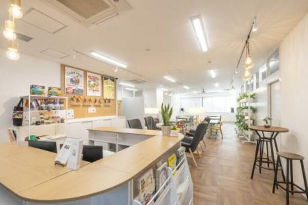 東京レインボープライドが開設した「Queer Space Tokyo」の施設内=東京・南青山(提供写真)