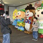 親しまれて開園25周年、とちぎわんぱく公園で記念イベント　キャラクター撮影会に列、22日まで