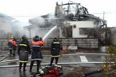 宇都宮で住宅火災　１人が救急搬送