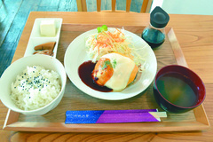 佐野　Ｃａｆｅ　こんほ～とチーズハンバーグランチ