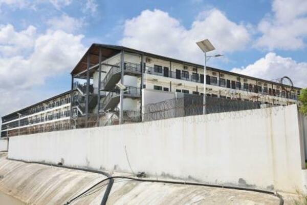 　カンボジア・プノンペン近郊の犯罪組織が使っているとされる団地＝１６日（聯合＝共同）