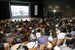 市民ら約２５０人が訪れた上映会の会場