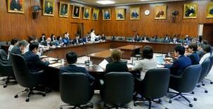 国旗損壊罪、野党「違憲、撤回を」