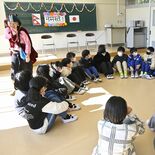 小学生と町内企業の技能実習生が異文化交流　那珂川　ネパールの人気スポー…