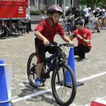 正しく自転車乗れるかな？　小山・下生井小で宇都宮ブリッツェンが安全教室
