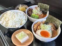 つけ麺風の濃厚スープ