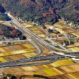 栃木市の東北道で多重事故、女性死亡　下り線通行止め