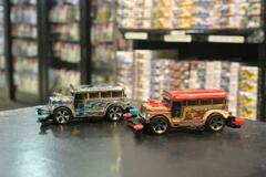 走れ！比伝統の乗り合いバス、ミニ四駆で