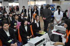 看護職説明会 １３０人参加　県内中心２３病院