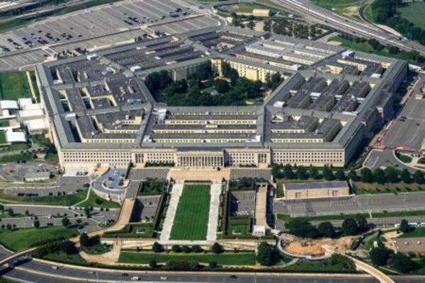 　米ワシントン郊外の国防総省の本部庁舎＝２０２３年８月（ＡＰ＝共同）
