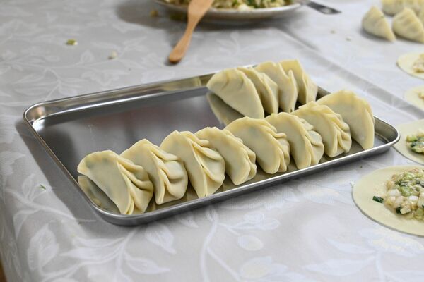 記者が包んだ餃子