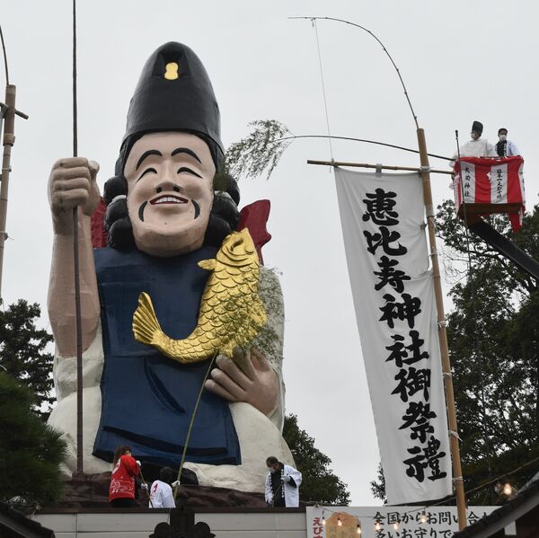 きれいになって、えびす様にこにこ 真岡・大前恵比寿神社ですす払い