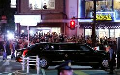 羽田に見物客数百人、厳戒警備