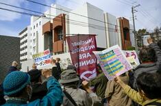 侵攻４年、各地で抗議集会