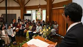 故郷を背負い農業学ぶ