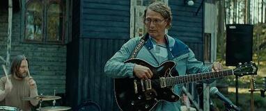 デンマークはポエムで狂気 マッツ・ミケルセンが主演映画「さよなら、僕の英雄」PR