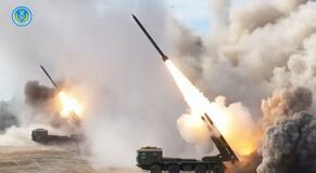 台湾近海に長距離弾