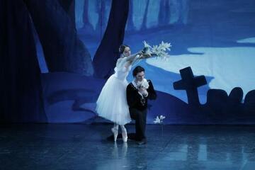 戦時下のキーウ、日本人芸術監督のバレエ団が「ジゼル」の結末を変えた理由