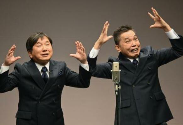 　「爆笑問題」の田中裕二（左）と太田光＝東京都内