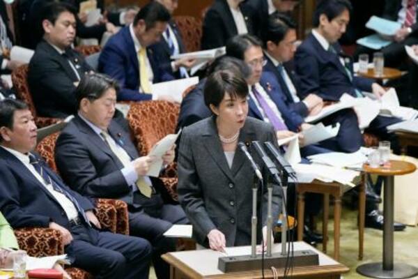 参院決算委で答弁する高市首相=11日午後