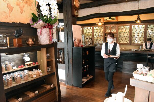１日にオープンしたヒカリノカフェの茶羅店