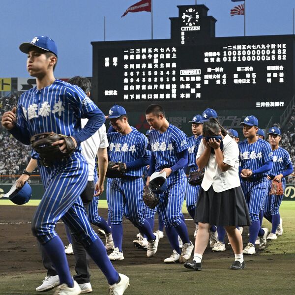 青藍泰斗、延長で力尽きる 全国高校野球1回戦、佐賀北に4－5