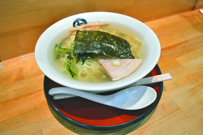 やさしい味わい「朝らー」。朝から食べやすいよう、スープの油分は控えめ