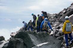 噴火３５年「火山活動は安定」