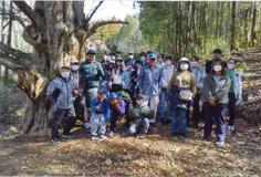 自然や歴史触れ 春の閑馬路満喫