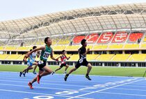 新スタジアムで「こけら落とし」