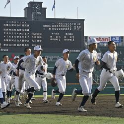 佐野日大、センバツ初戦敗退　三重に０－２、12年ぶり勝利ならず
