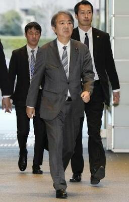 　首相官邸に入る石原宏高氏＝２月